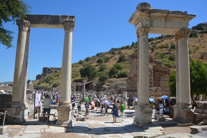 3-Hour Private Ephesus, Terrace Houses, Cruiser Only - Lunch in the countryside, plus the craft stops