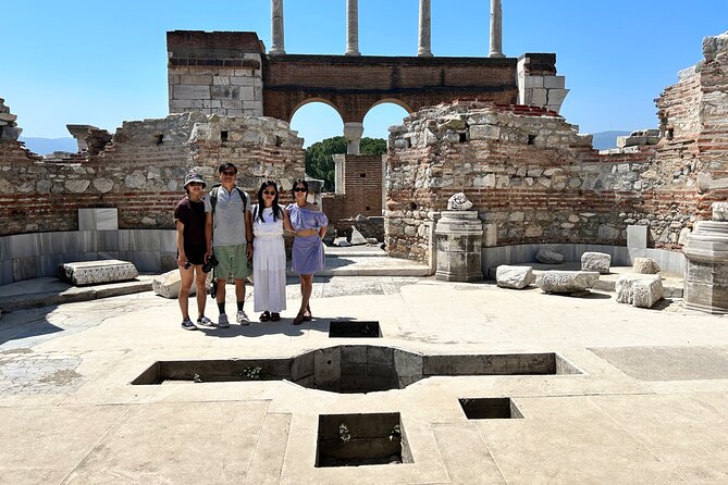 Ephesus and Virgin Mary Tour with Skip the Line, Lunch incl. - The guide, vehicle, and group size