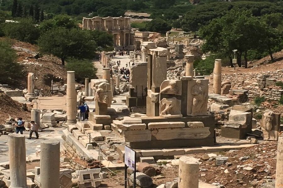 Ephesus: House of Virgin Marry & Artemis w Lunch & Ticket - What the guide adds at Ephesus
