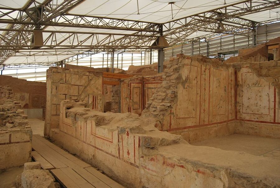 Ephesus: Local Tour Guide - Walking down Curetes Street