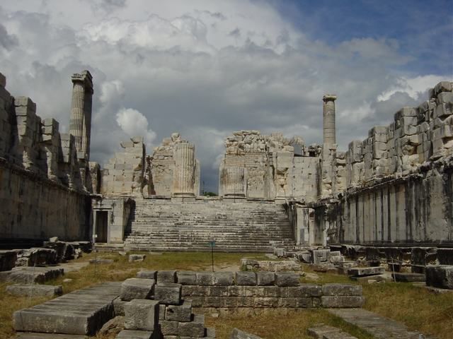 Ephesus, Priene, Miletos and Didyma Tour - Didyma: a giant temple built for prophecy