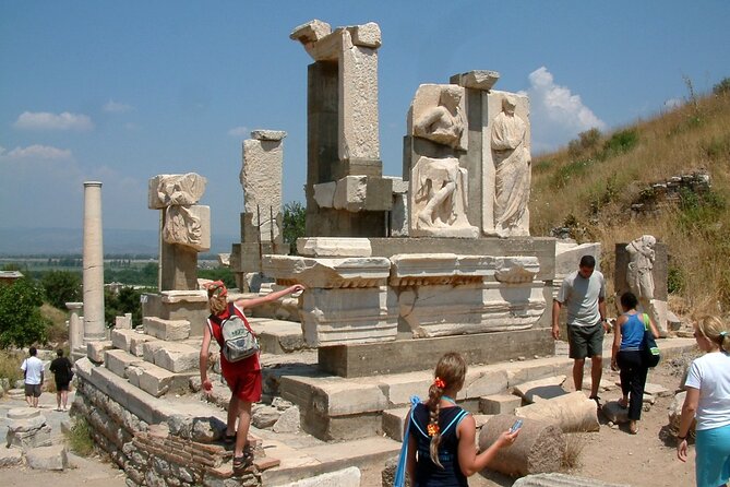 Ephesus Skip Line Tour From Kusadasi Port - A quiet pause at the Virgin Mary Statue