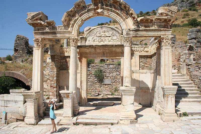 Ephesus & Virgin Mary Tour from Kusadasi Port/On-Time Return - Meeting your guide at Kusadasi Port