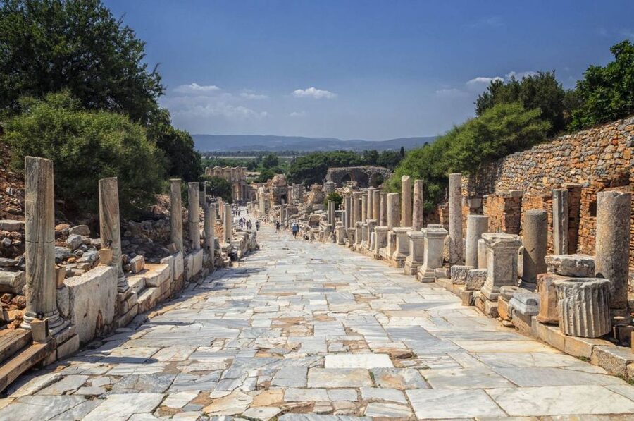 From Istanbul: 2-Day Ephesus, Pamukkale, & Hierapolis Tour - Day 2: Hierapolis and the white terraces of Pamukkale