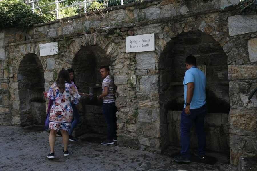 From Istanbul: Ephesus & Şirince Day Trip w/ Wine Tasting - Walking the marble streets of Ephesus