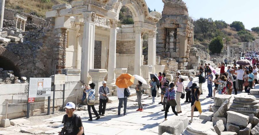 From Istanbul: Ephesus & Şirince Day Trip w/ Wine Tasting - The flight from Istanbul to Izmir