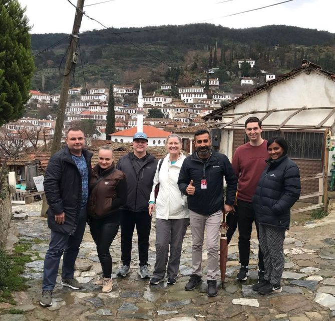 From Izmir: Full-Day Ephesus Tour with Lunch - What the guides add to the day
