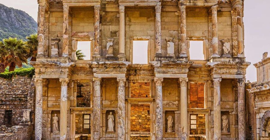 From Kusadasi: Ephesus Guided Sightseeing Tour with Lunch - Two hours among the streets of Ephesus