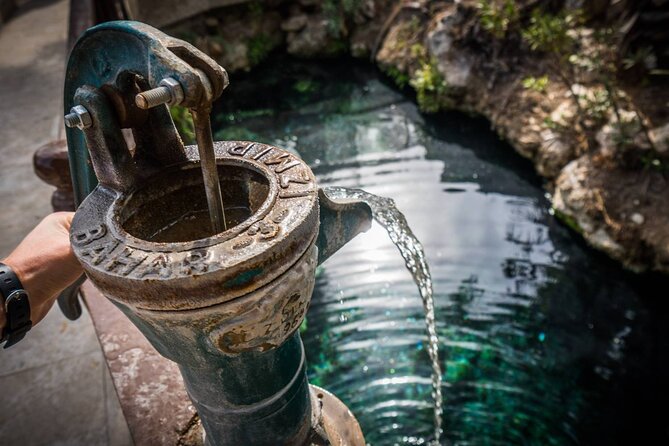 Full-day Pamukkale and Hierapolis Tour from Selcuk or Kusadasi - Lunch, drinks, and the handcraft stop