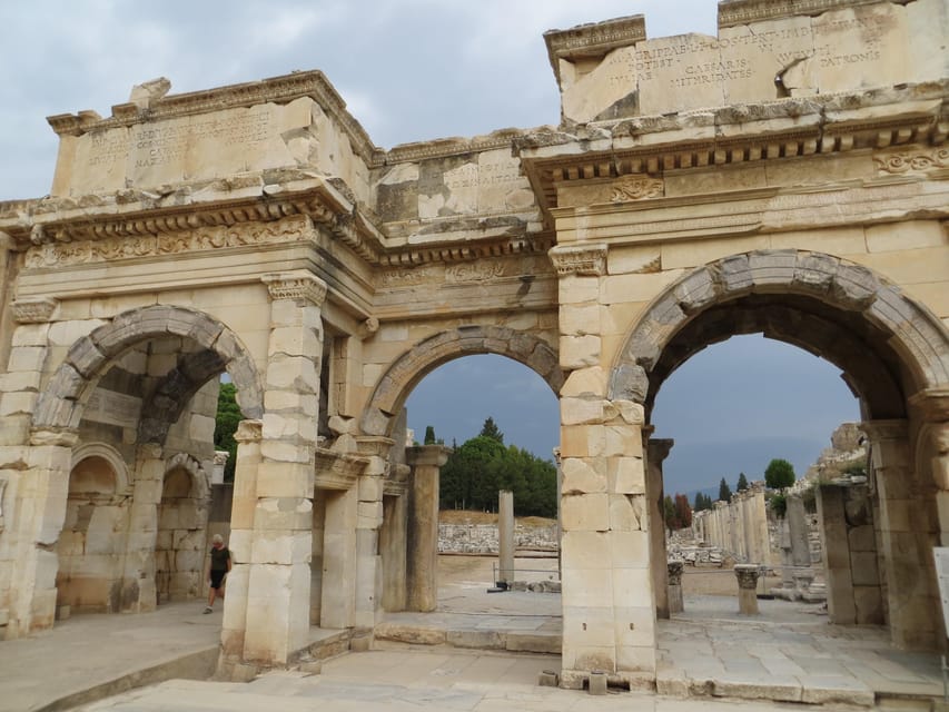 Guided Icmeler Ephesus Tour w/ Breakfast & Lunch - Lunch and free time in Selcuk