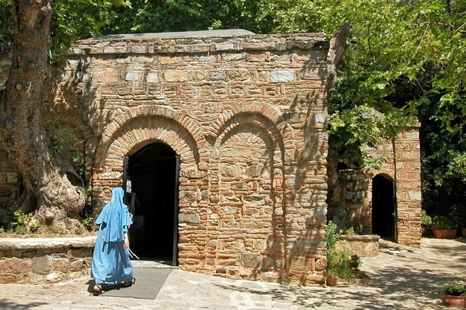 Izmir Shore Excursion: Day Trip to Ephesus and House of Virgin Mary - Walking through the Ancient City of Ephesus