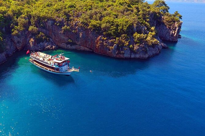 Kusadasi Boat Trip With Lunch And Hotel Transfer - First stop near the national park