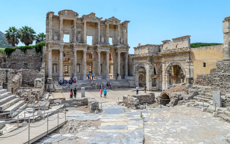 Kusadasi: Ephesus & House of Virgin Mary Fully Guided Tour - Lunch breaks up the sightseeing