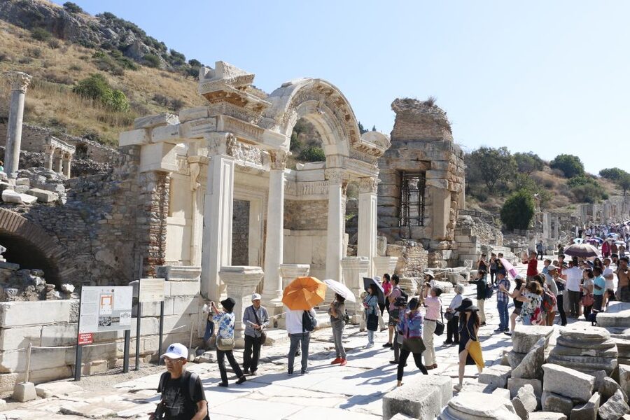 Kusadasi Port: All Inclusive Ephesus Tour (Skip-The-Line) - Lunch in Selçuk, plus a possible shopping stop