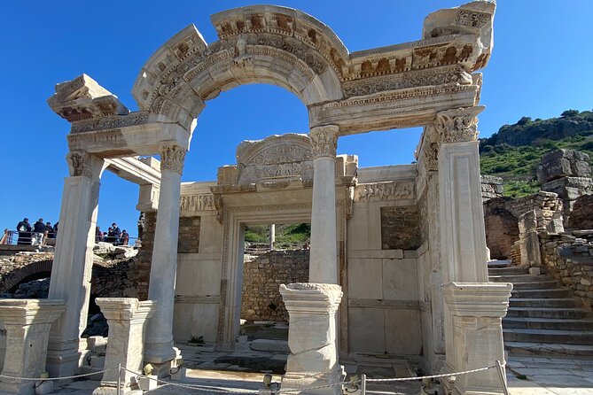 Kusadasi Port PRIVATE EPHESUS TOUR (fixed price 1 to 15 people) - Lunch and the Nomadic Carpet and Kilim stop