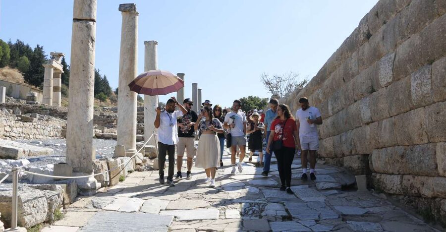 Kusadasi: Private Ephesus Day Trip with Pickup and Drop-off - Walking Ephesus from the upper gate
