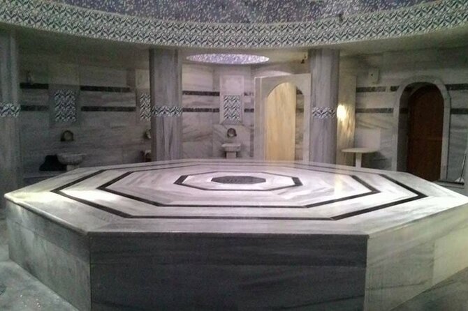 Kusadasi Private Sightseeing Ephesus Tour and Turkish bath - Carpet, jewelry, and the question of shopping time