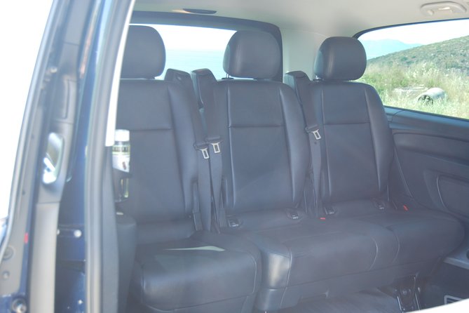 Milas Bodrum Airport (BJV) Transfer to OR from Kusadasi - What the pickup looks like in Kuşadası