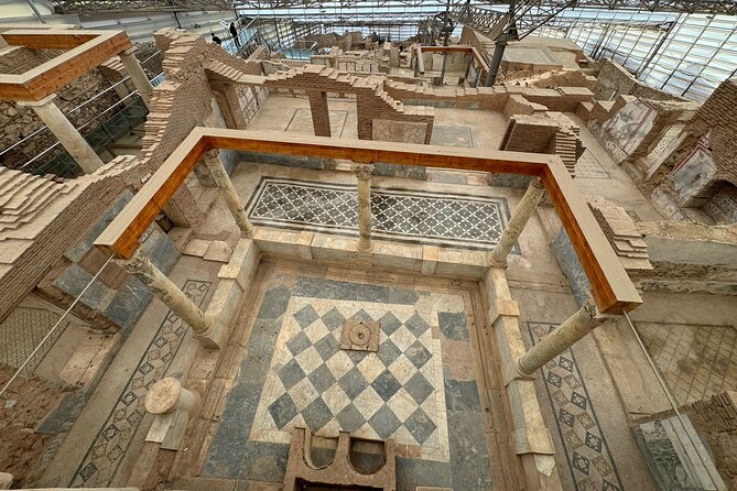 PRIVATE EPHESUS TOUR FOR CRUISERS: On-time Return and Skip-Line - Kusadasi views and Pigeon Island