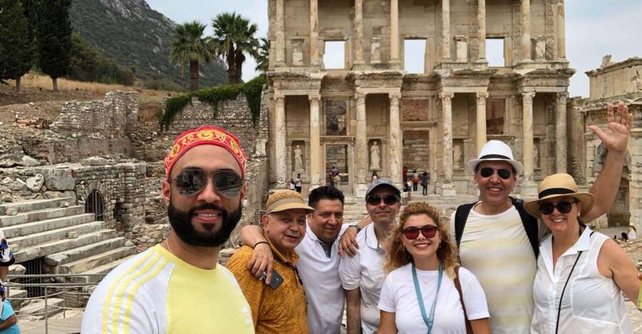 PRIVATE EPHESUS TOUR FOR CRUISERS: On-time Return Guaranteed - Entering the ancient city of Ephesus