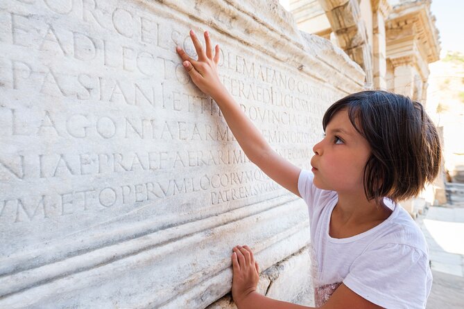Private Ephesus Tour from Kusadasi Port with Lunch - Meeting your guide at Kusadasi Port