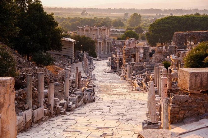 Private Tour: Ephesus Day Trip from Kusadasi with Lunch - The Archaeological Museum puts small objects back into context