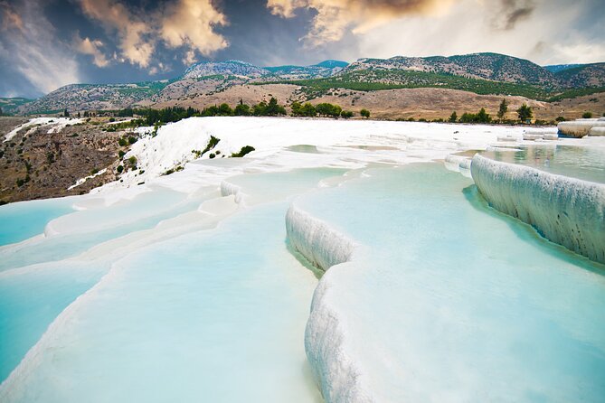 Shore Excursion: Private Pamukkale Tour From Kusadasi Port - Walking the white thermal terraces