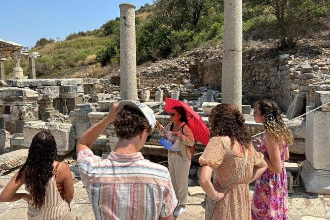 SKIP-THE-LINE: BEST OF EPHESUS PRIVATE TOUR with Lunch & ENTRY - Meeting your guide at Kusadasi port