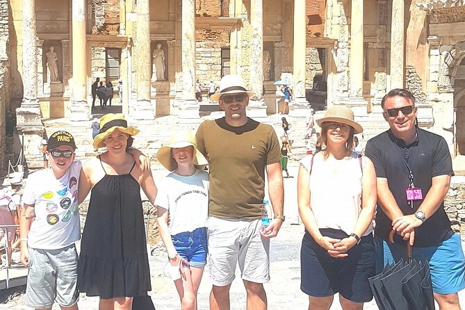 SKIP-THE-LINE: Group & Private Ephesus Tour ENTRY FEE & LUNCH - Small ruins that explain daily life in Ephesus