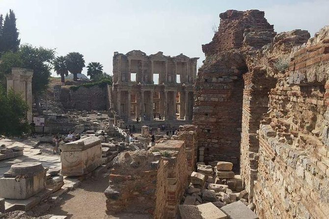 Tailor-made Private Ephesus Tour from Kusadasi Port - The Ephesus Museum brings the fragments indoors